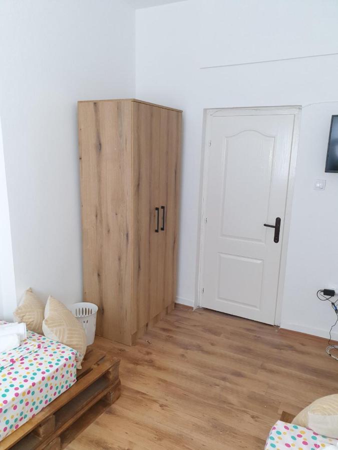 Fenix Apartman II Zaječar Buitenkant foto